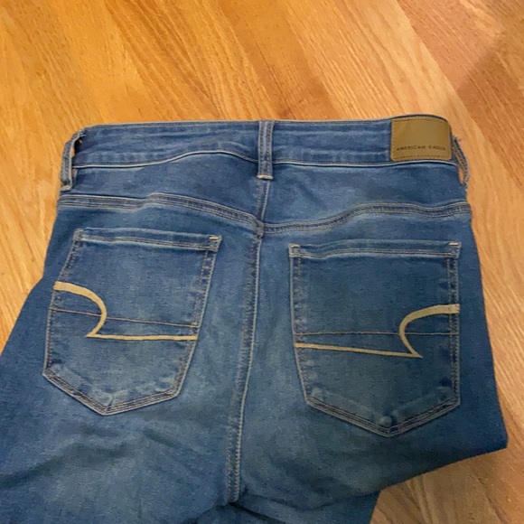 American Eagle High Waisted Medium Wash Denim Jean - Picture 5 of 5